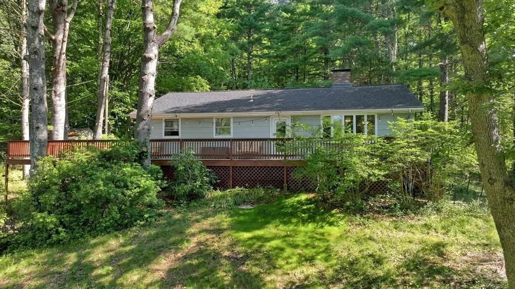 Photo of 93 Leno Rd