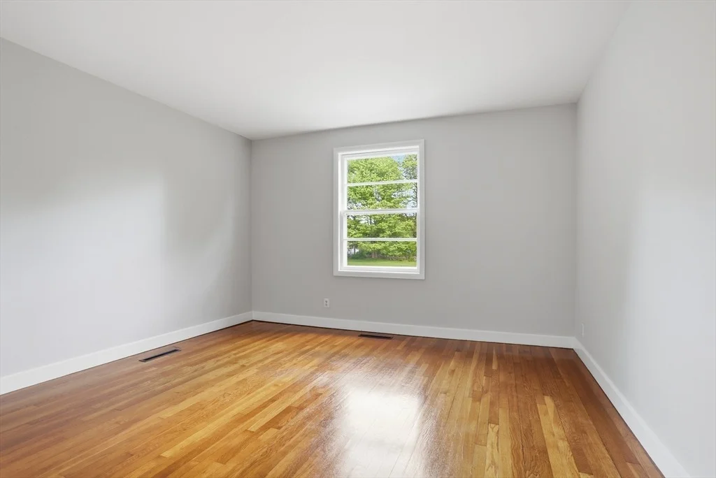 Photo of 106 Bolton Rd