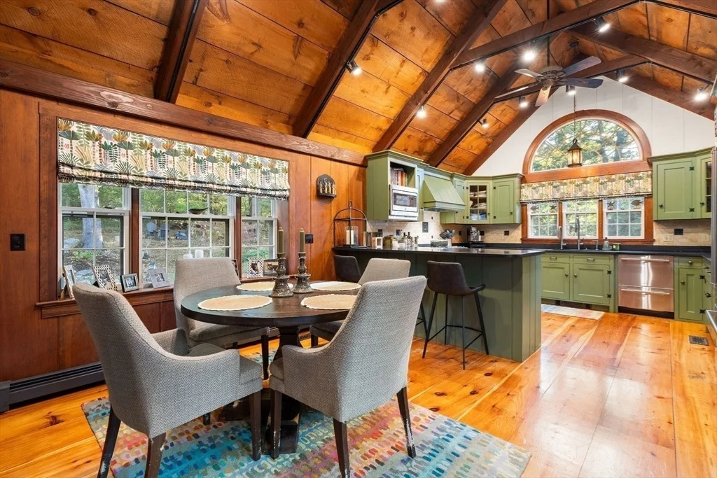 Photo of 552 Forest Street