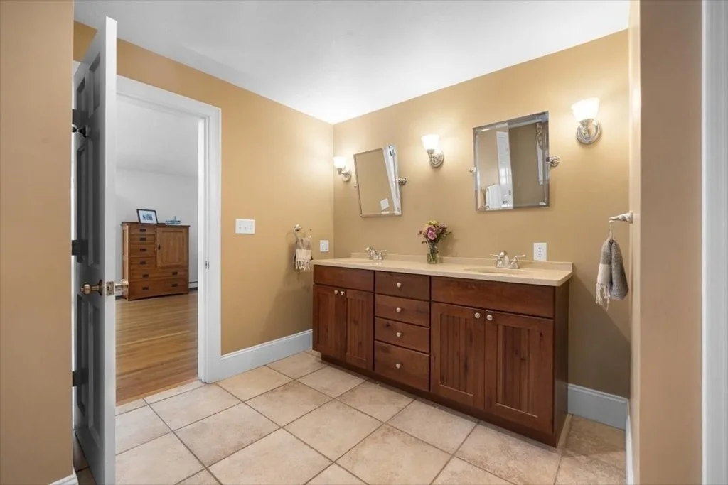 Photo of 12 Whitcomb Lane