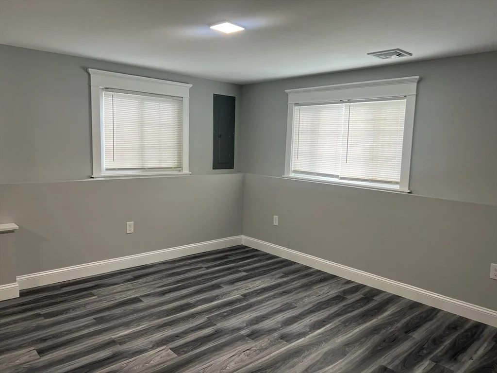 Photo of 11 Leroy Pl