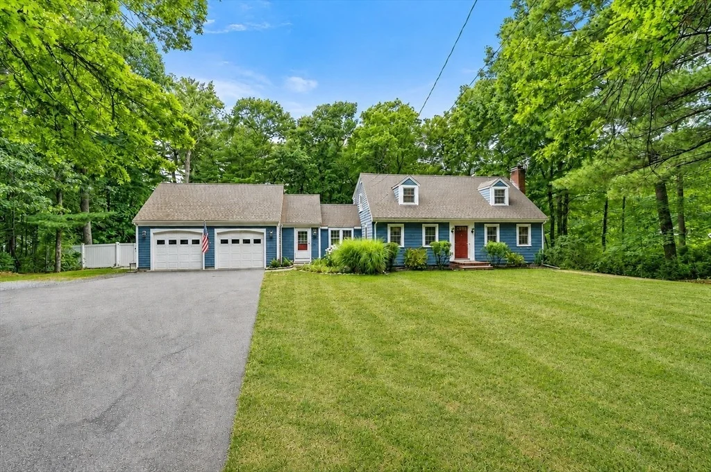 Photo of 595 Forest St
