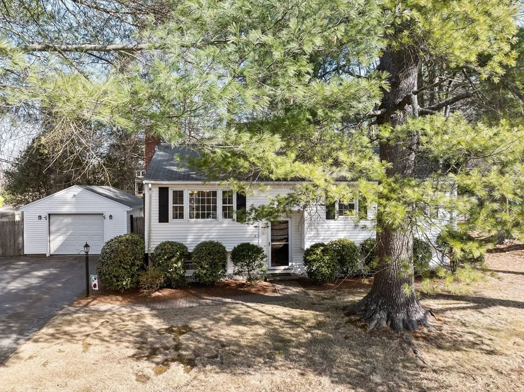 Photo of 2 Meadow Rd