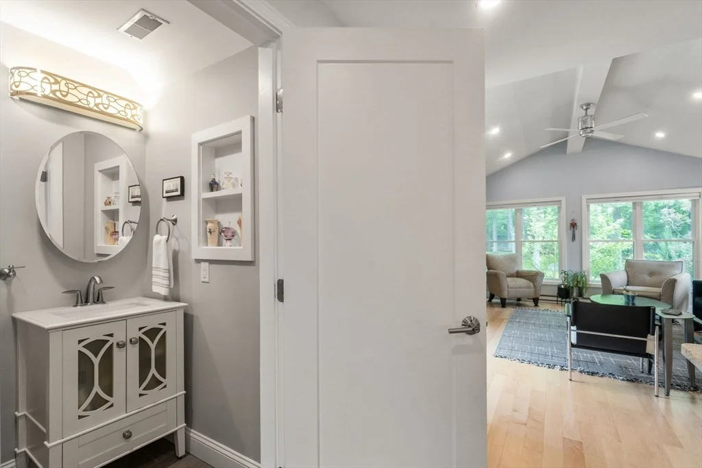 Photo of 16 Maybury Rd