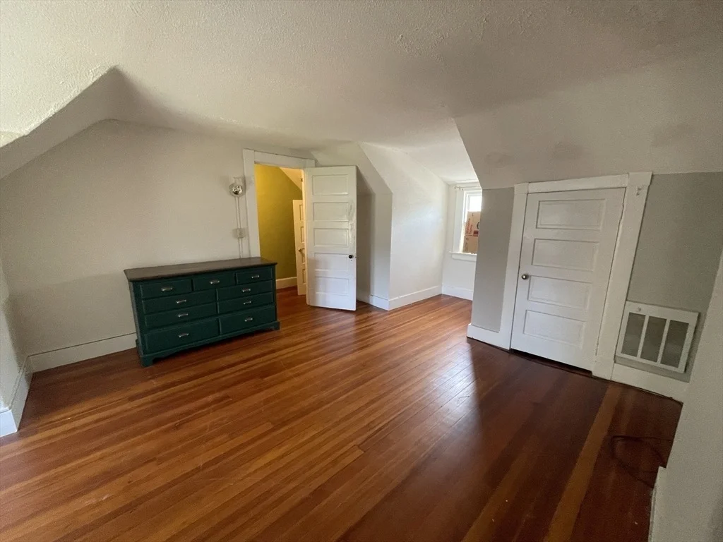 Photo of Unit 98 at 98 Everett St