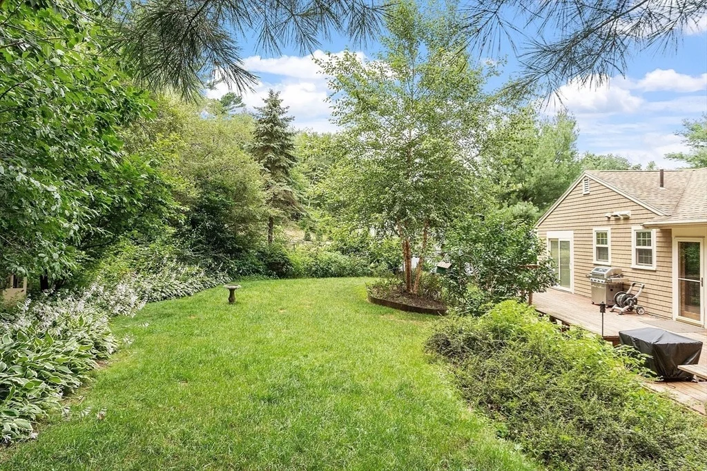 Photo of 64 Carolyn Cir