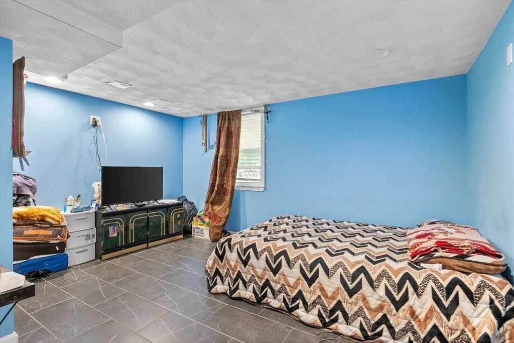 Photo of 18 Sterling Ave