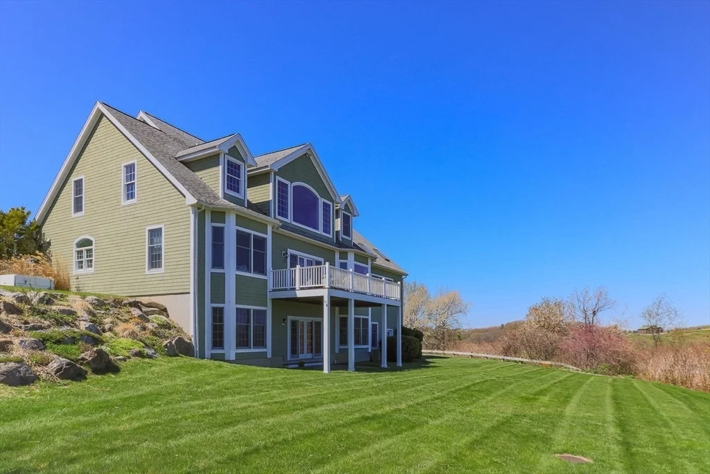 Photo of 63 Skyfields Dr