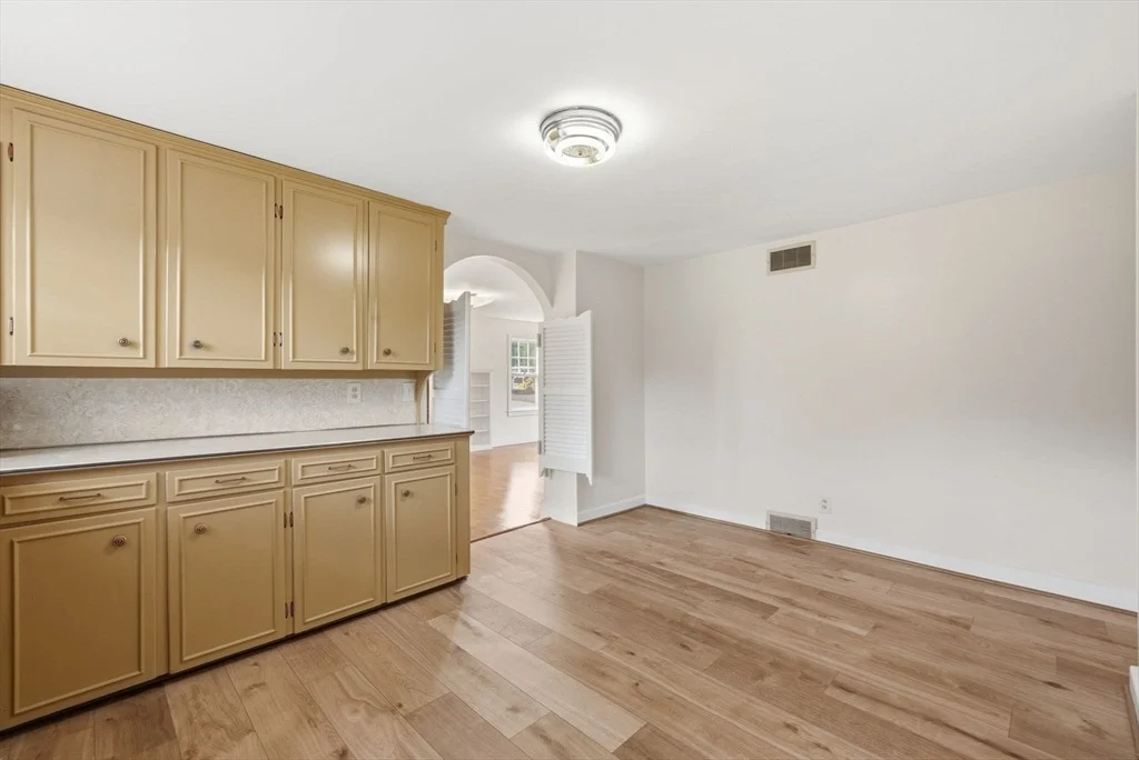 Photo of 375 Fredette Street