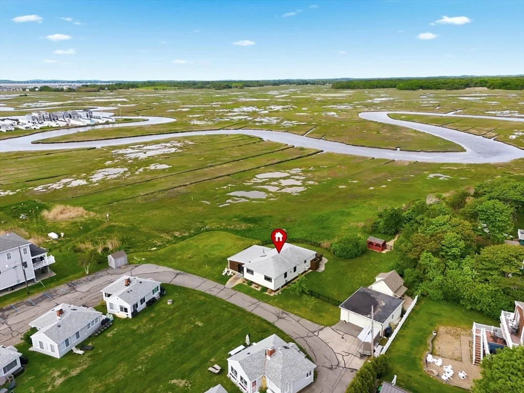 Photo of 349 N End Blvd