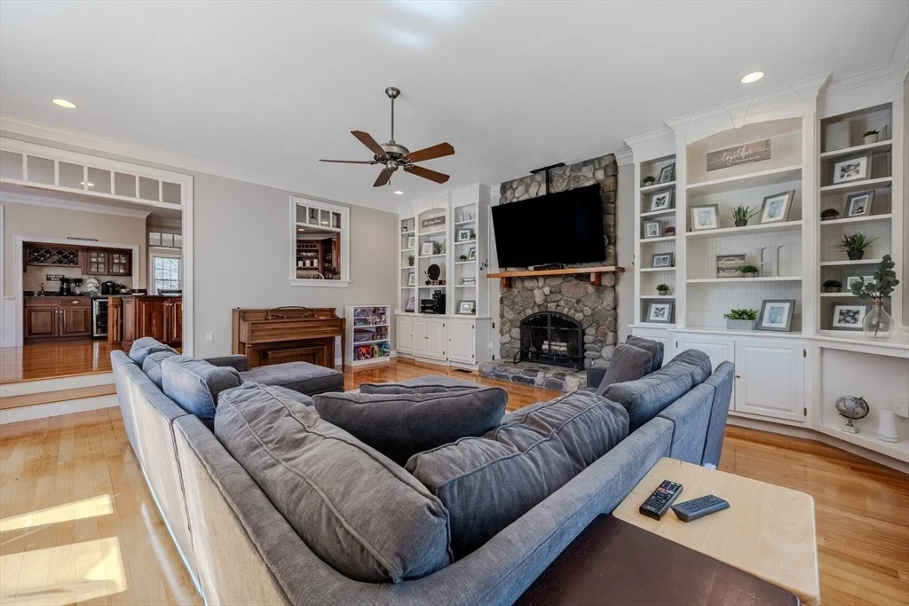 Photo of 31 Hunt Dr