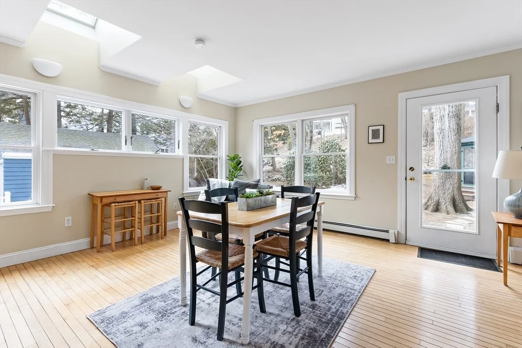Photo of 663 Greendale Ave