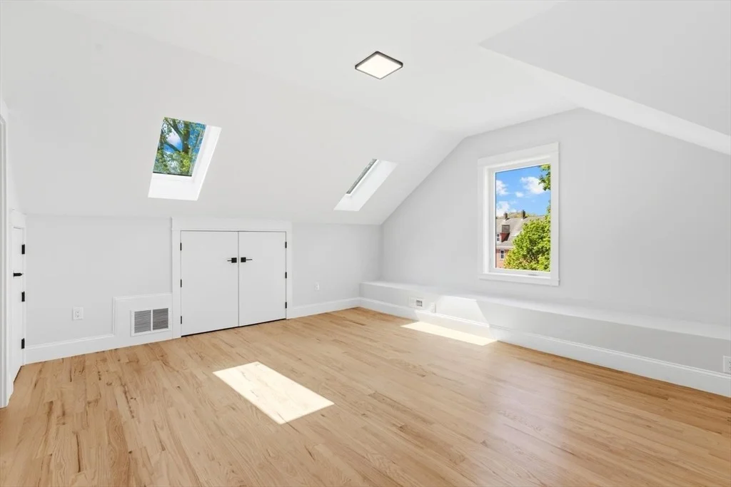 Photo of 27 Lewis Avenue