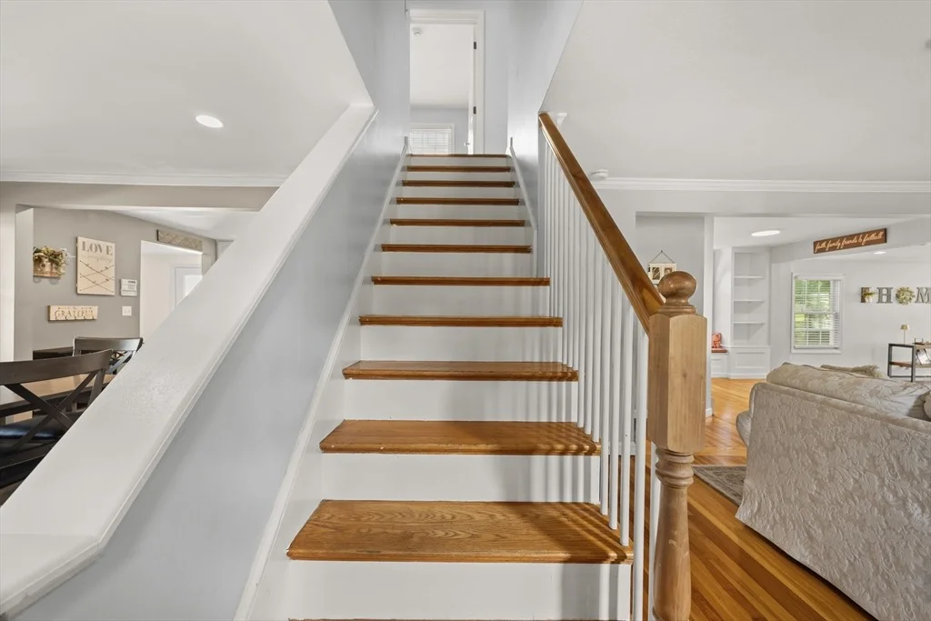 Photo of 8 Robinwood Dr