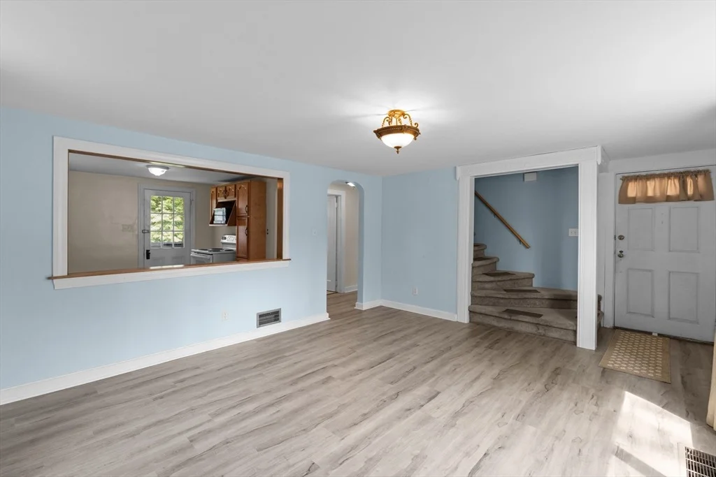 Photo of 25 Tullson Ave