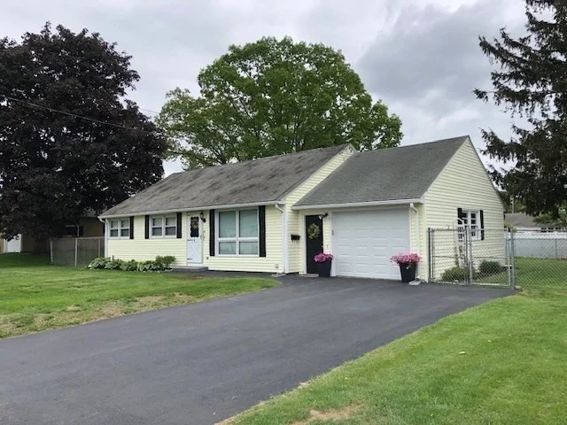 Photo of 8 Victory Dr