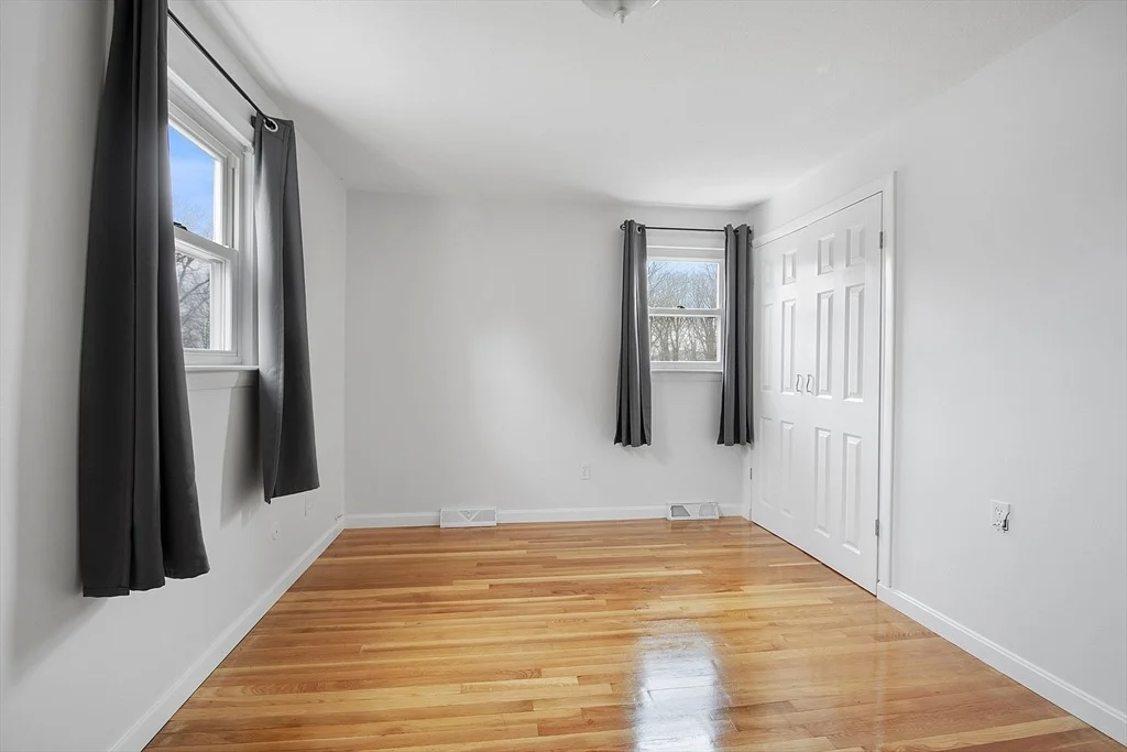 Photo of 52 Venus Dr