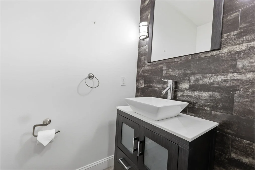 Photo of 270 Barton Ave