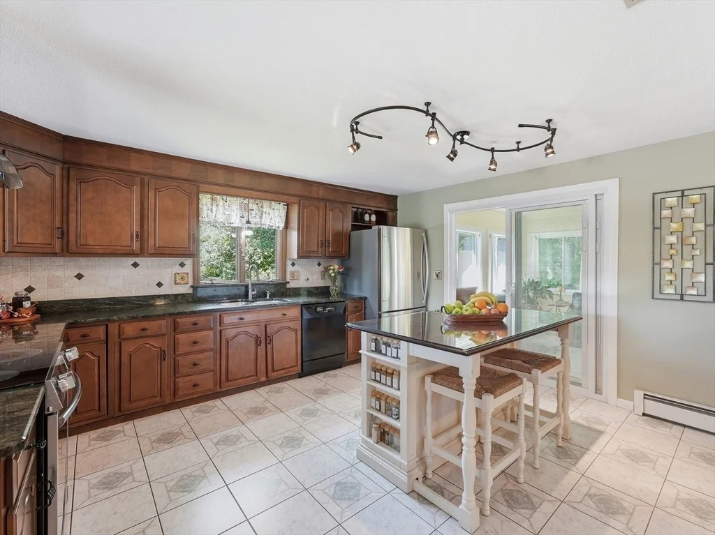 Photo of 98 Mclean Parkway