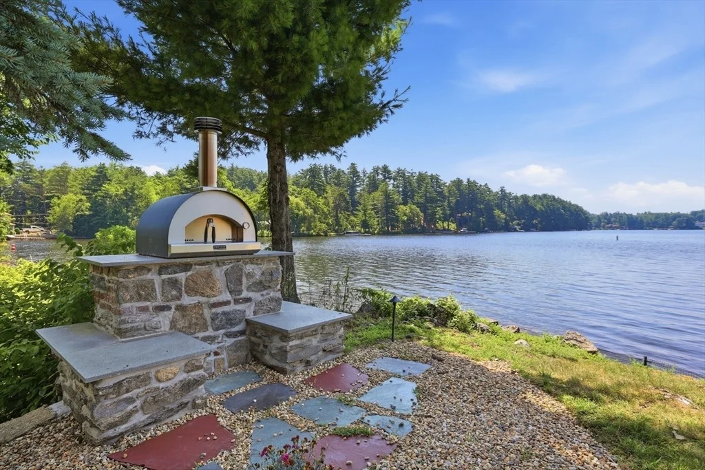 Photo of 18 River Rd
