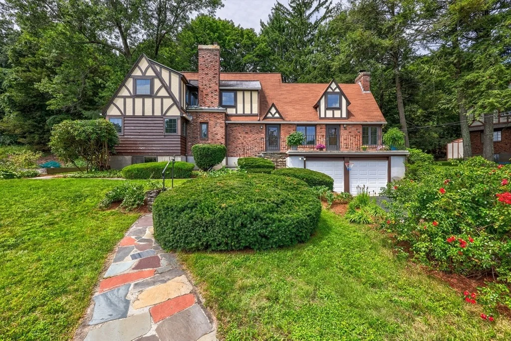 Photo of 6 Old Brook Dr