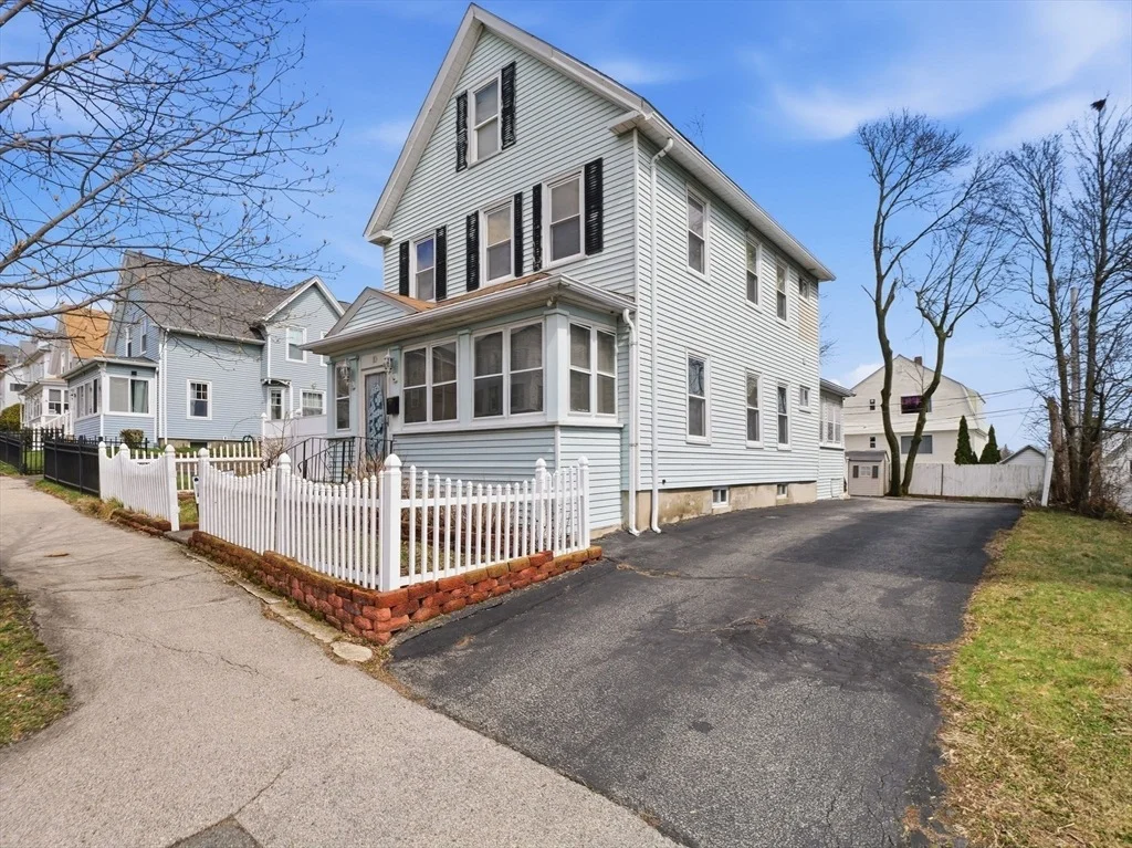 Photo of 10 Almont Ave