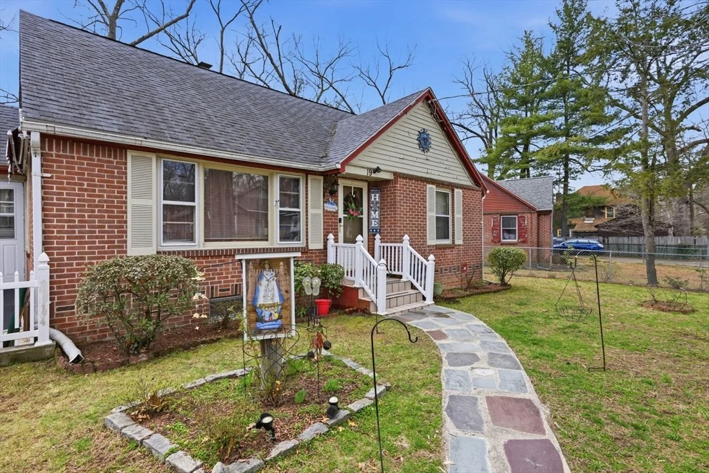Photo of 19 Carnavon Circle