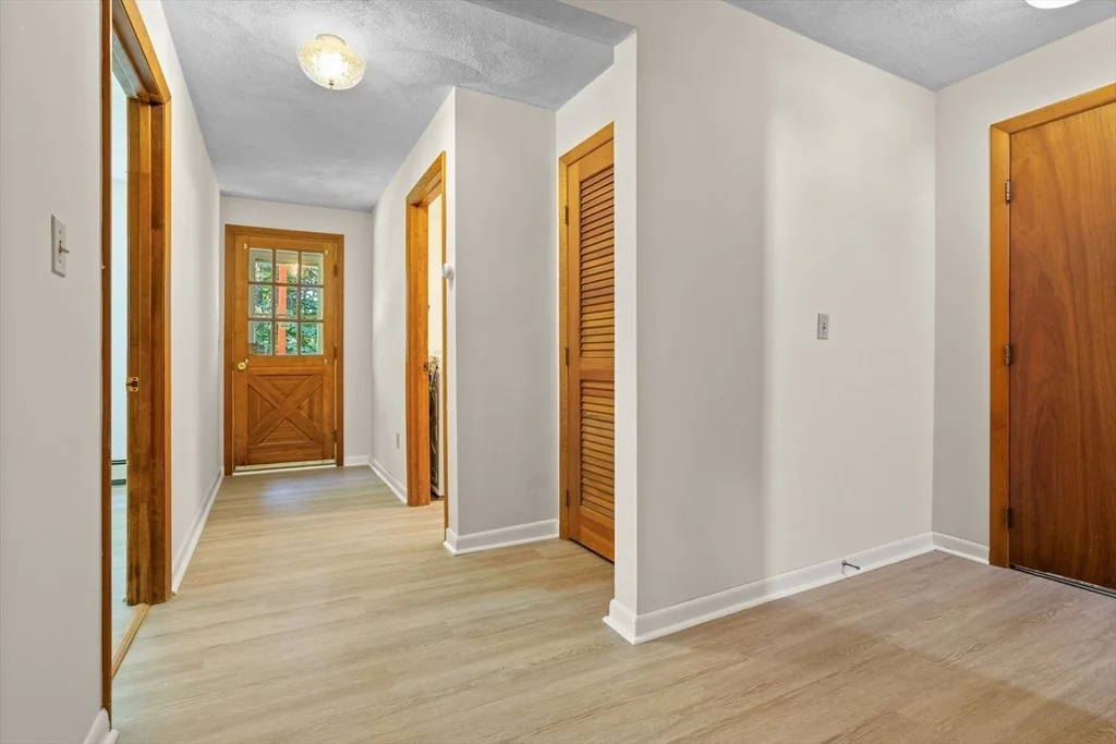 Photo of 19 Douglas Dr