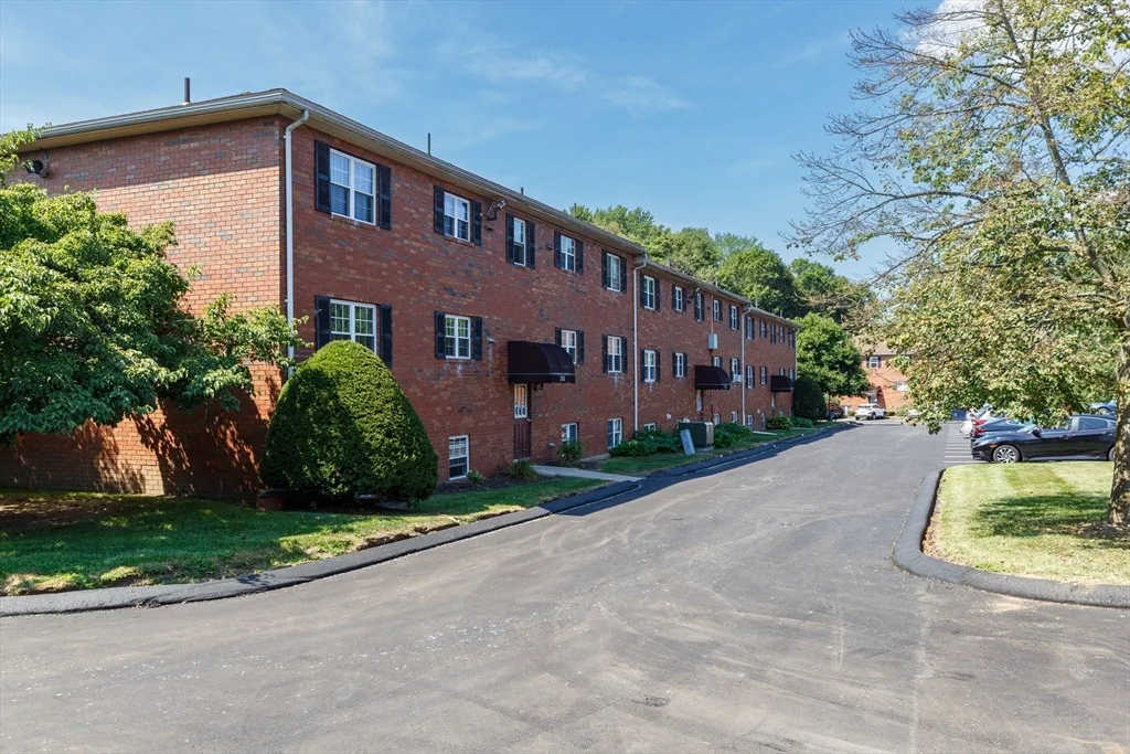 Photo of Unit D at 33 Maple Crest Cir