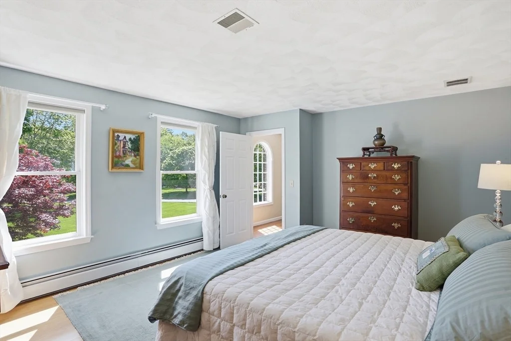 Photo of 4 Overlook Dr