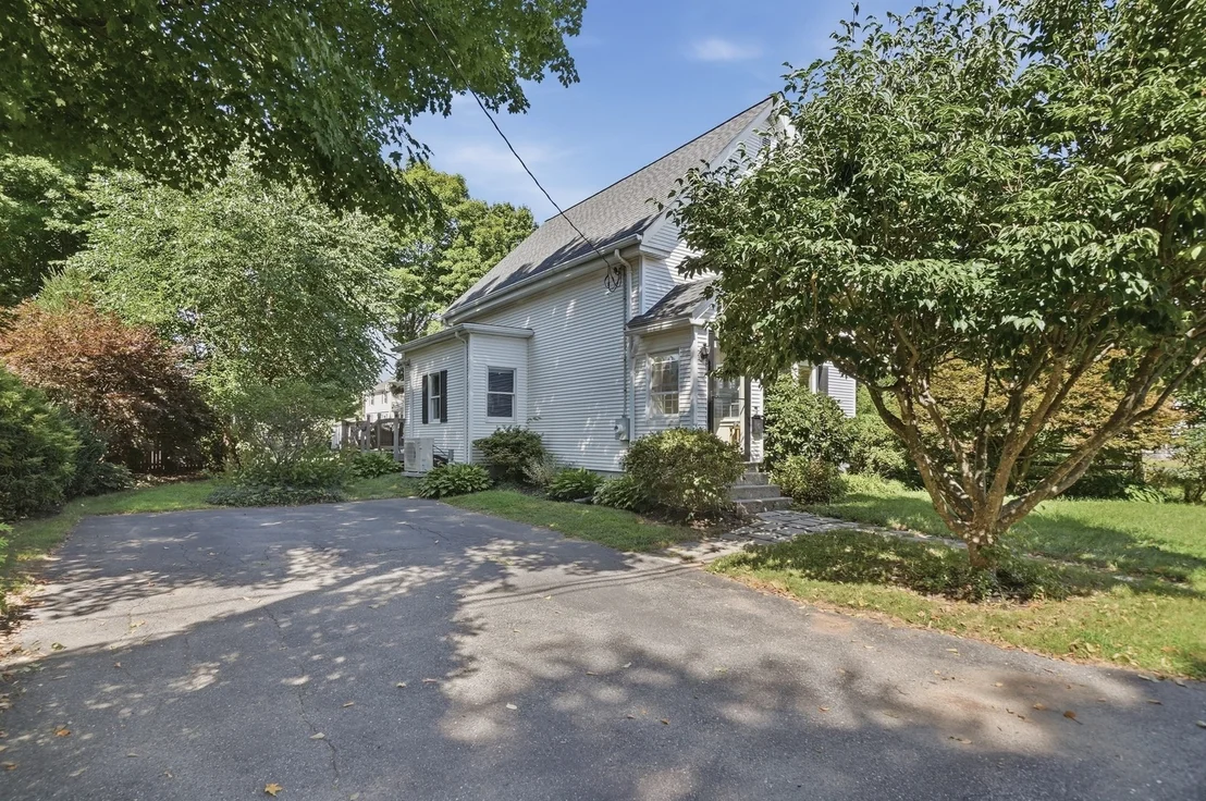 Photo of 19 Forest Avenue