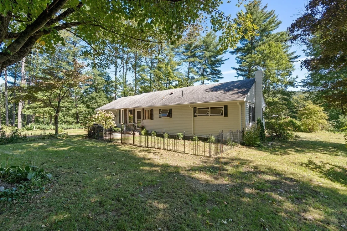 Photo of 396 Brattleboro Rd