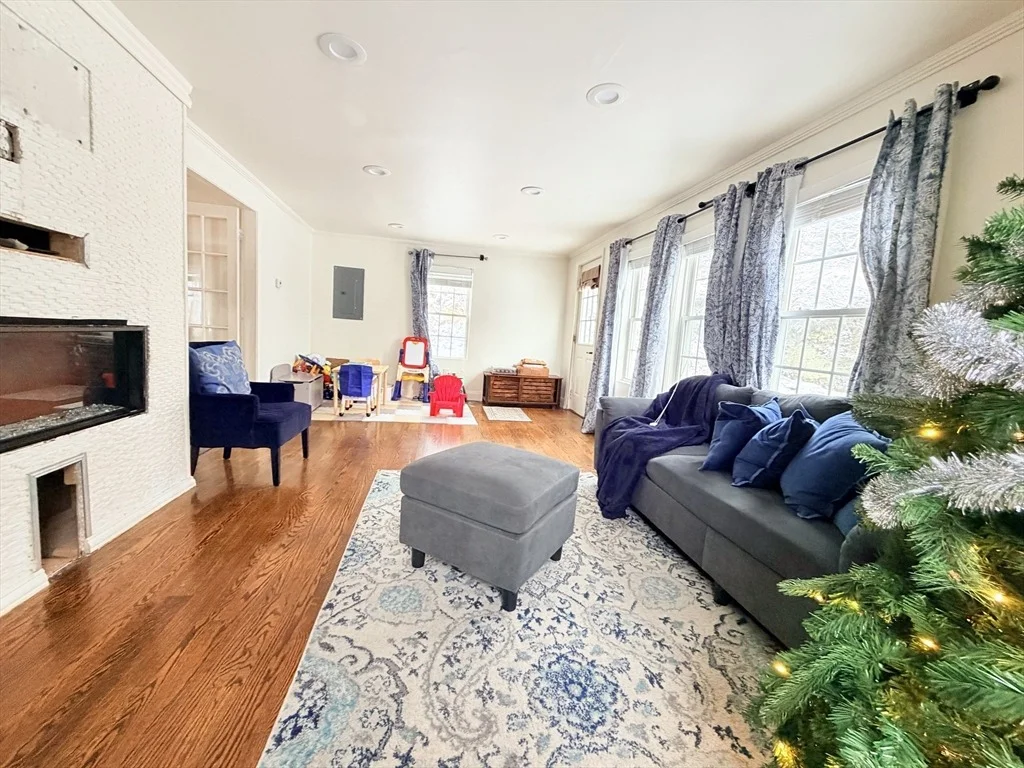 Photo of 12 Danforth St