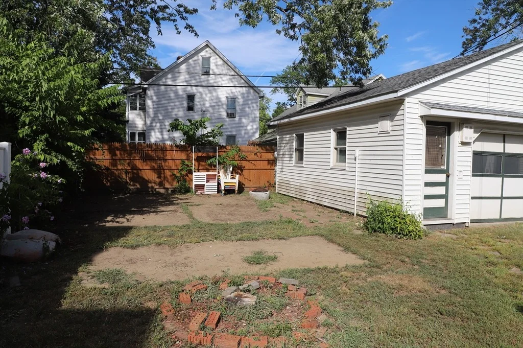 Photo of 129 Mooreland St.