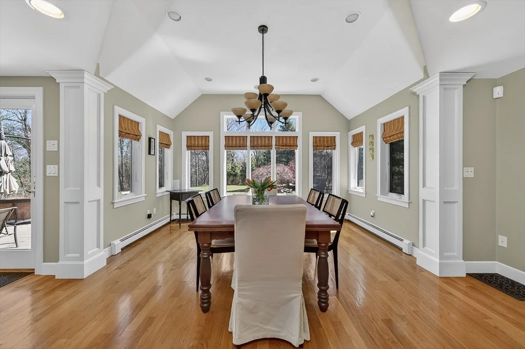 Photo of 37 Mast Hill Rd