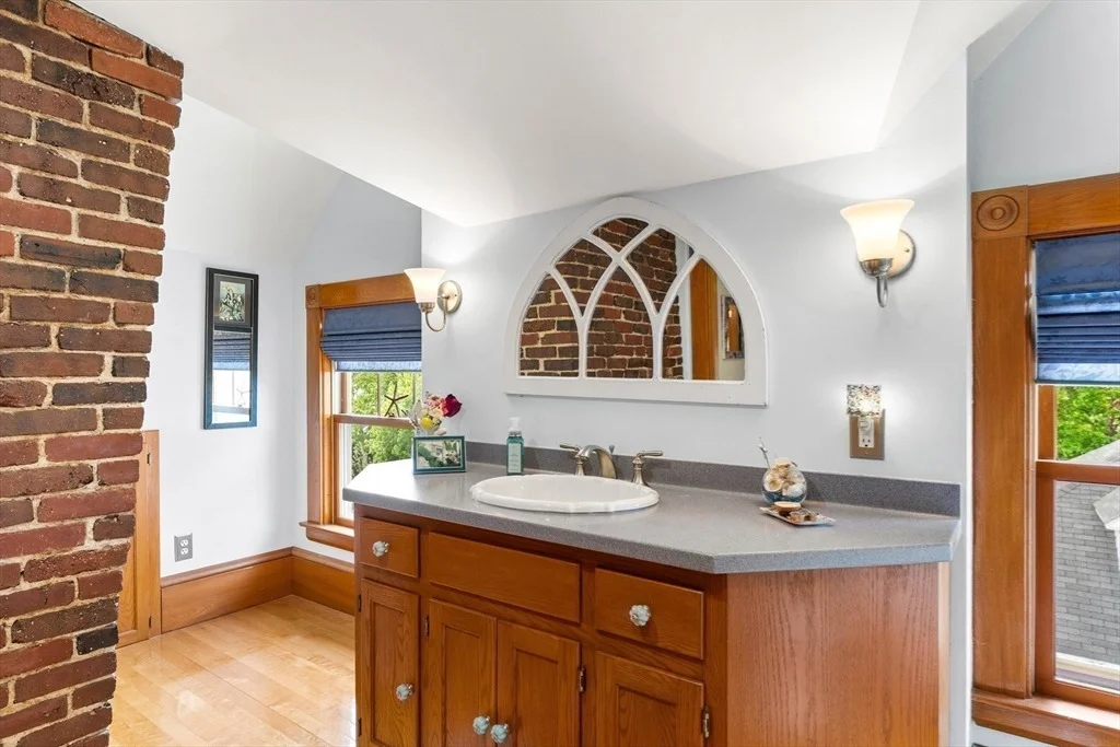 Photo of 9 White Ave