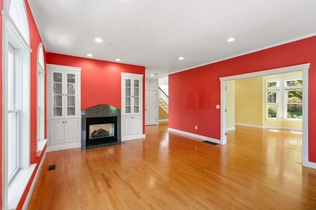 Photo of 15 Montclair Dr