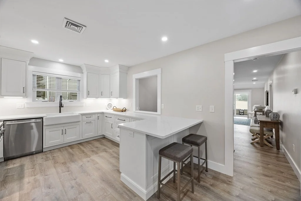 Photo of 24 Cove St