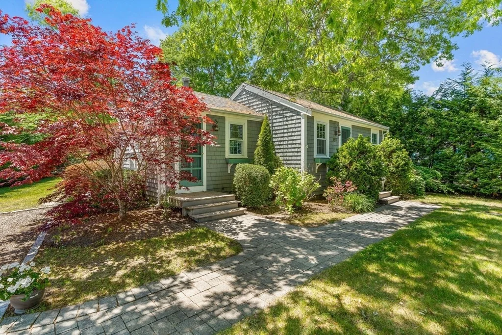 Photo of 157 Wading Place Rd