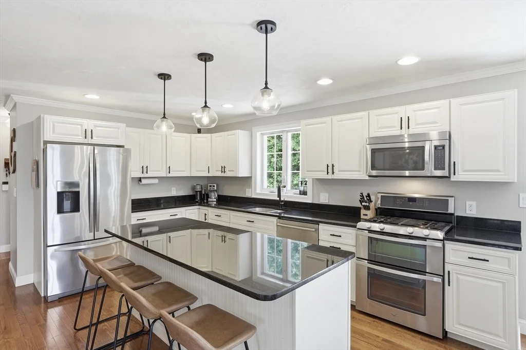 Photo of 37 Hemlock Dr