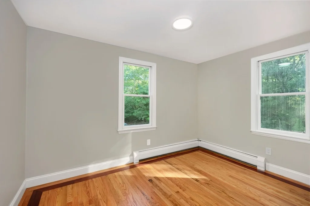 Photo of 103 Mayflower Ln