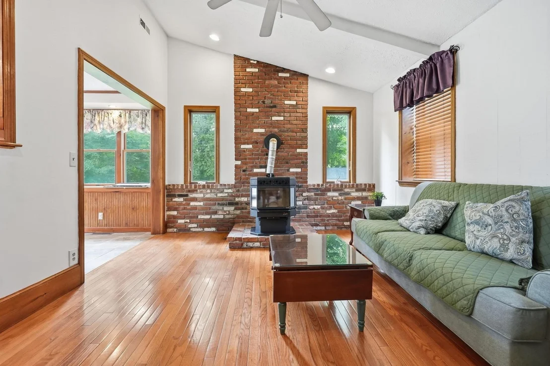 Photo of 4 Orchard Dr