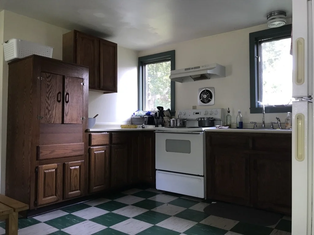Photo of 48 Railroad St