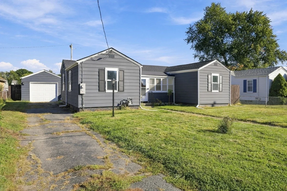 Photo of 196 Clarendon Ave