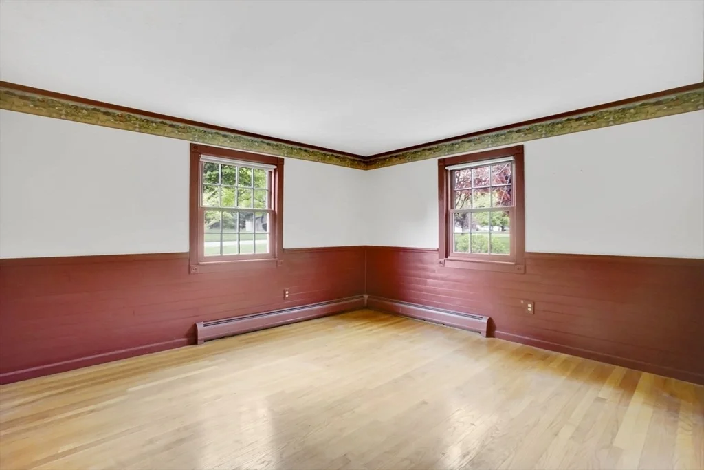Photo of 6 Garden Ln