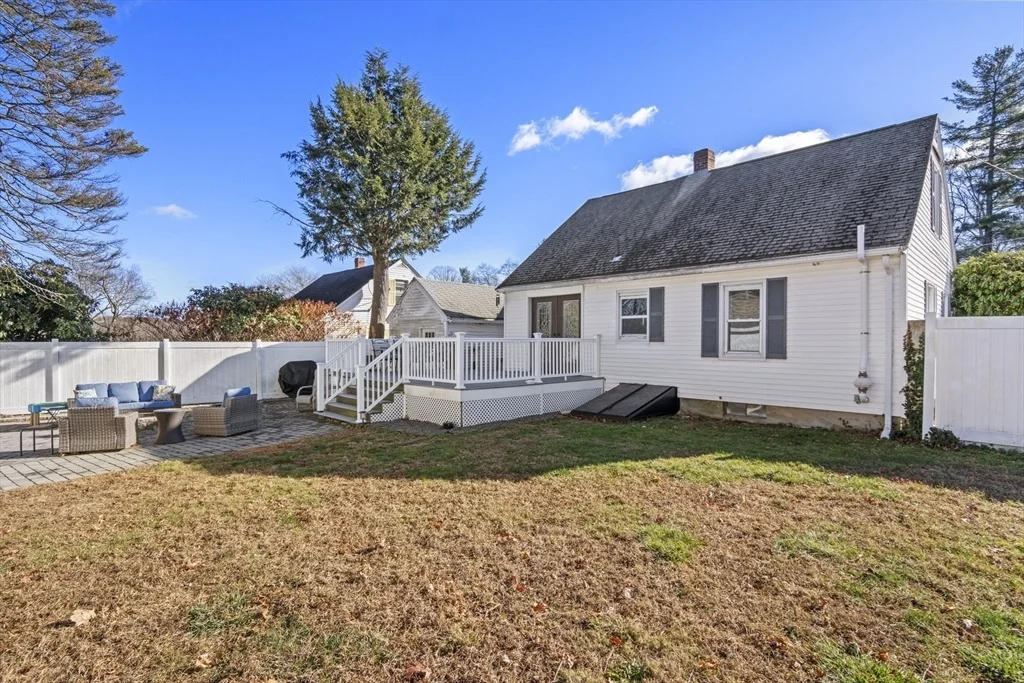 Photo of 7 Lakeside Drive