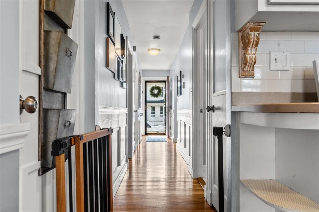 Photo of 28 Riverside Sq