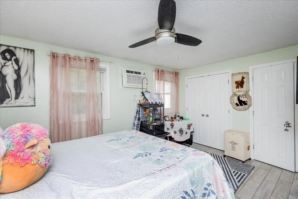 Photo of Unit 8A at 945 Riverside Dr