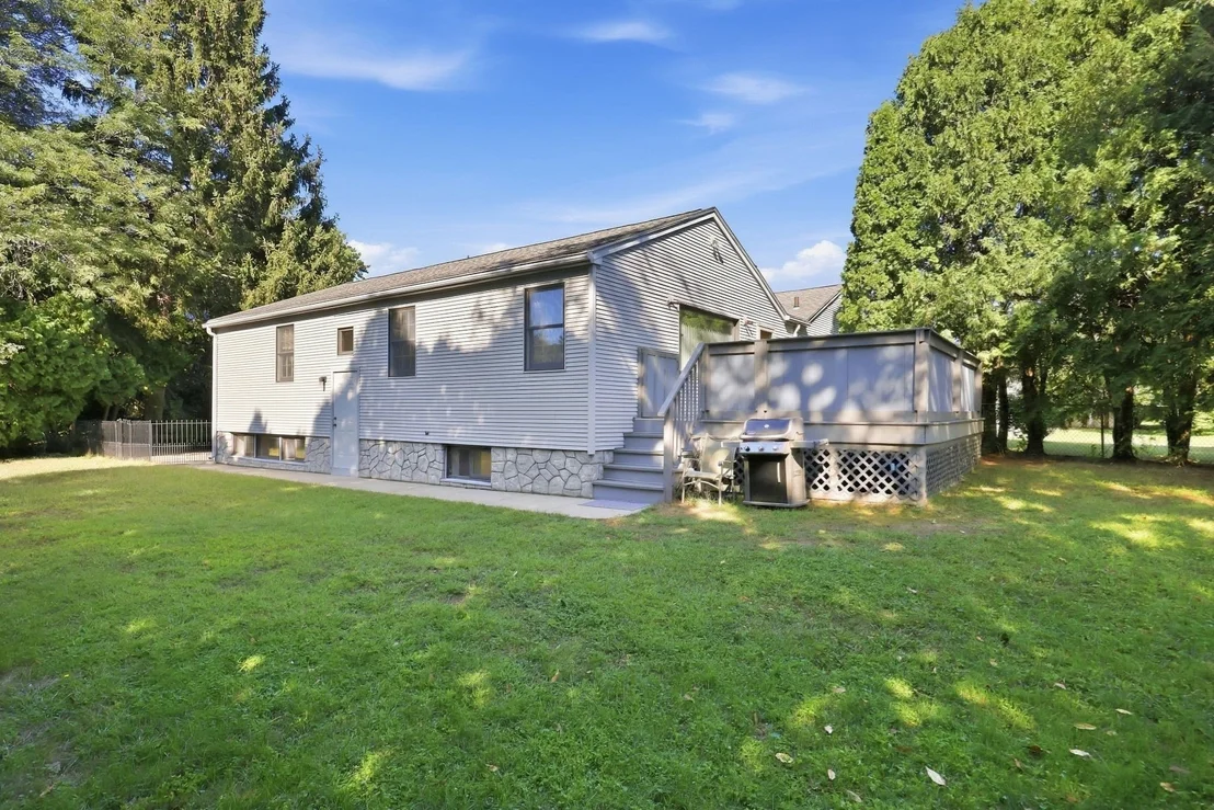 Photo of 98 Meadowlark Dr