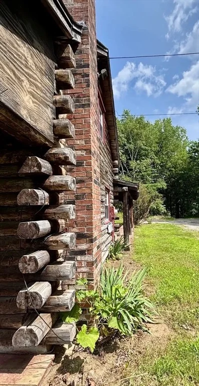 Photo of 1352 Ashfield Rd